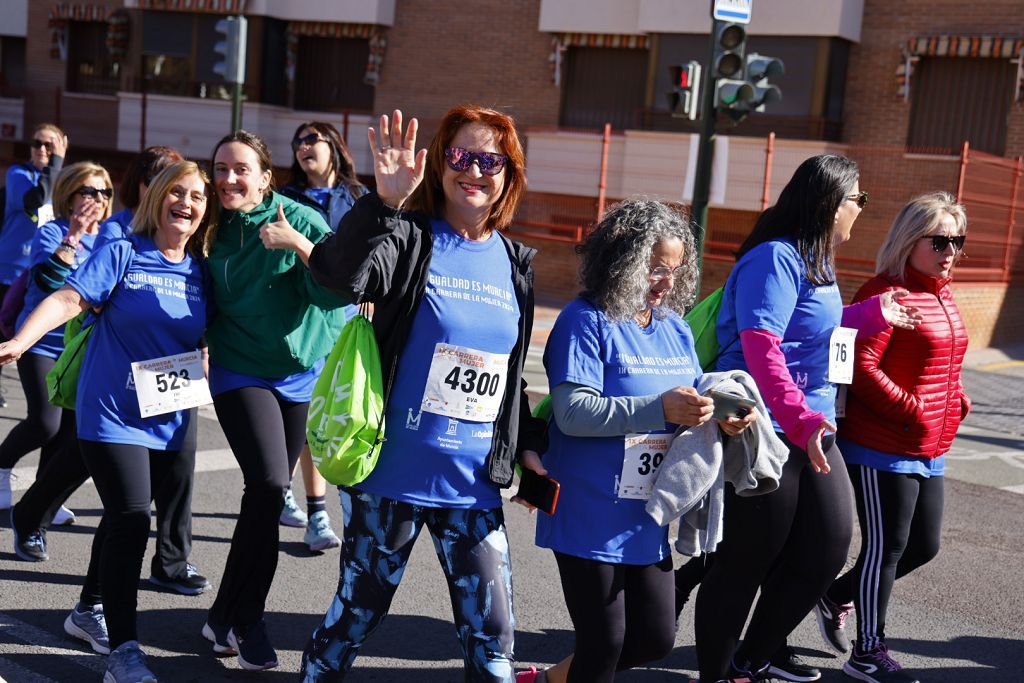 Imágenes del recorrido de la Carrera de la Mujer: avenida Pío Baroja y puente del Reina Sofía (II)