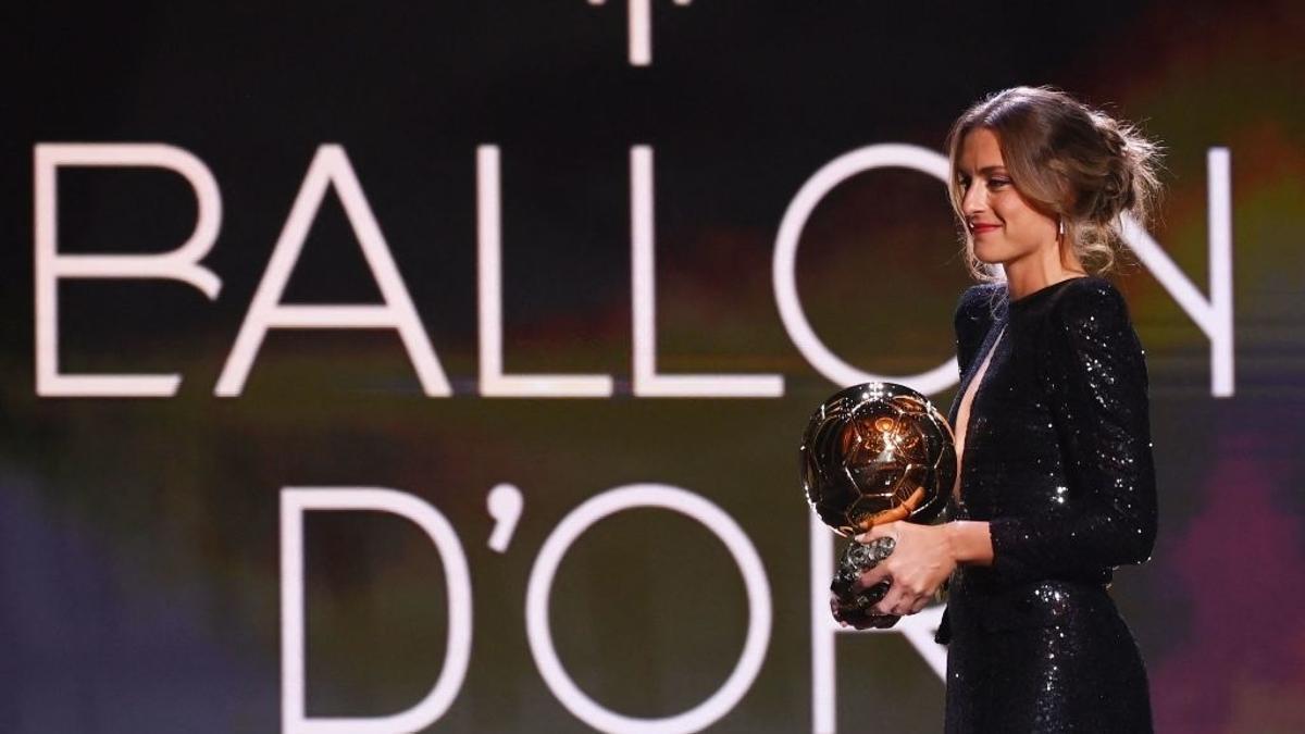 Alexia recogió del Balón de Oro por el que ha picado mucha piedra