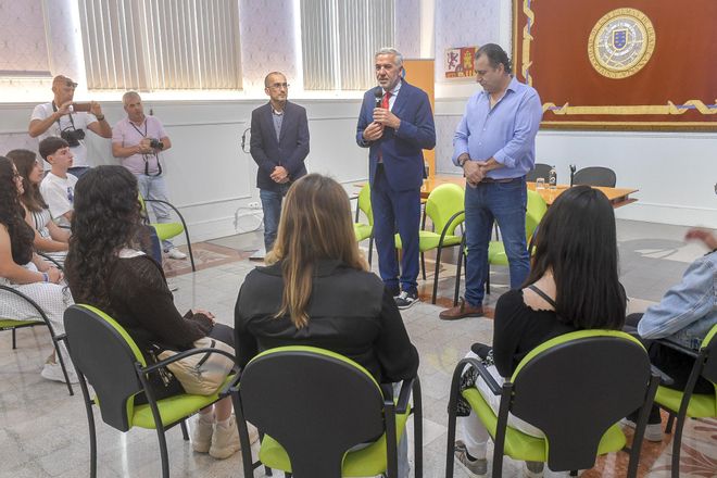 Recepción en la ULPGC a los estudiantes con mejores calificaciones en la EBAU