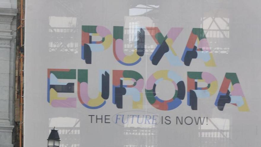 La candidatura a la capitalidad cultural europea luce en una lona de cien metros cuadrados