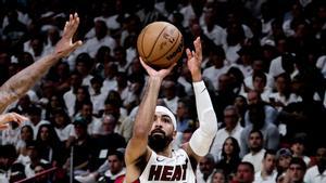 Jimmy Butle, autor de 16 puntos para los Heat