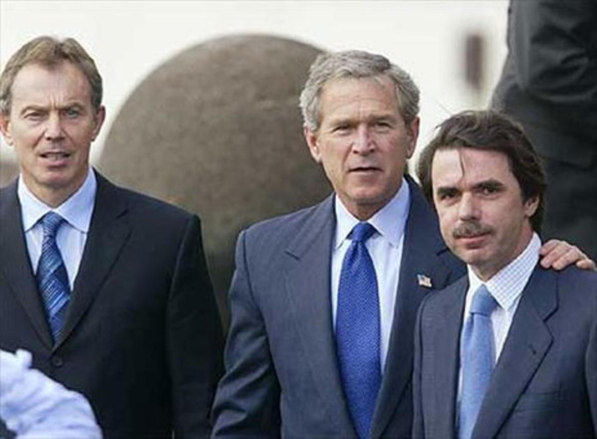Blair (a l’esquerra), amb George Bush i José María Aznar, a la cimera de les Açores, el març del 2003.