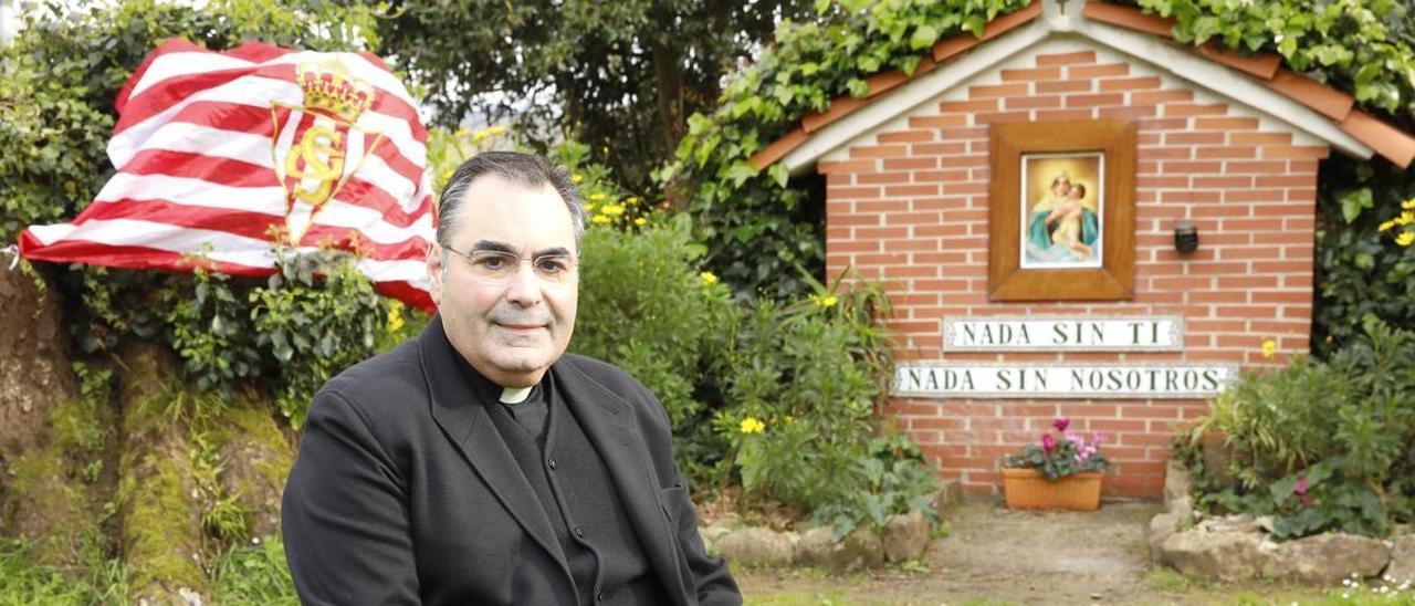 Andrés Fernández, ayer, en la parroquia de San Juan XXIII.