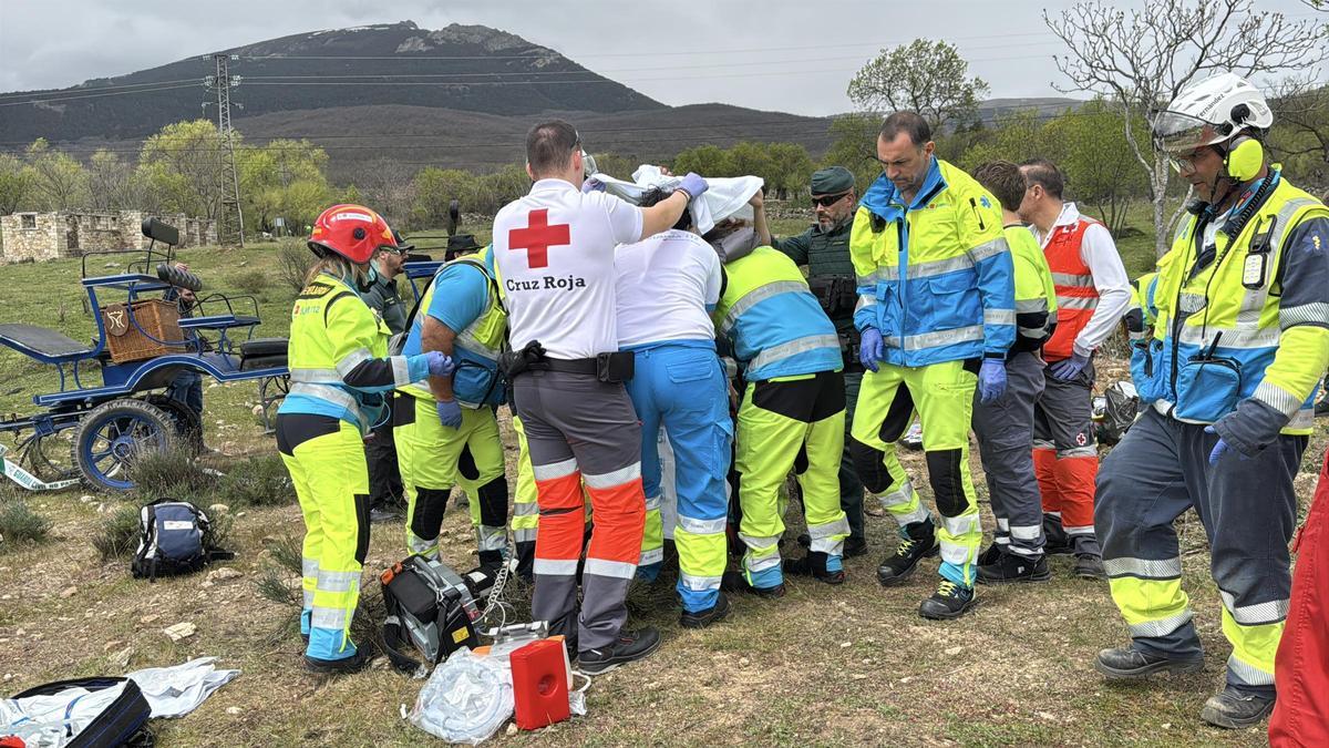 Accidente de un coche de caballos en una finca de Miraflores de la Sierra.