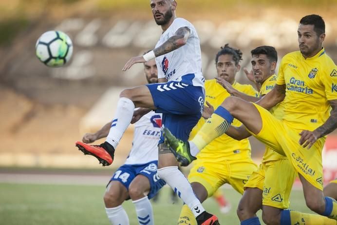 02/08/2017.DEPORTES.Partido de ida de la Copa Mahou entre el CD Tenerife y la UD Las Palmas..Fotos: Carsten W. Lauritsen