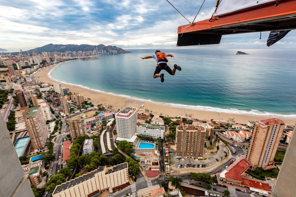 Salto base desde el hotel Bali de Benidorm