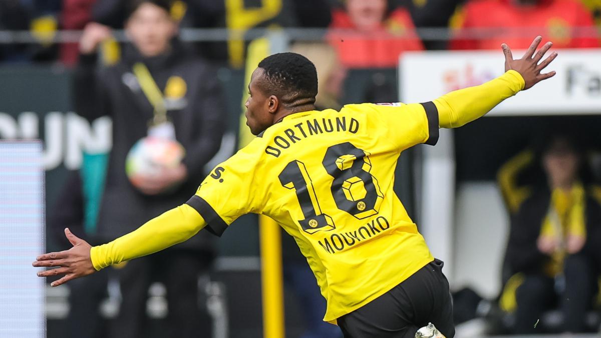 Youssoufa Moukoko quiere salir del Borussia Dortmund
