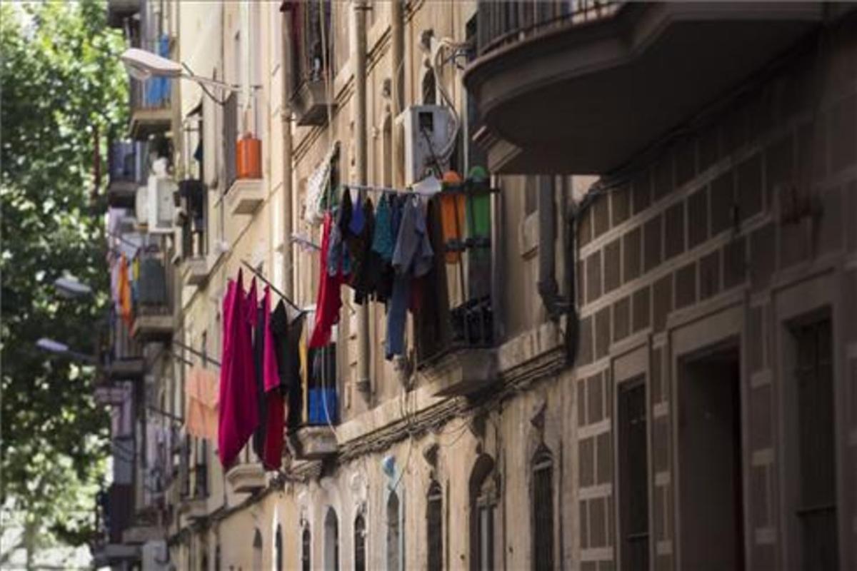 Pros y contras de tener la ropa en el balcón 