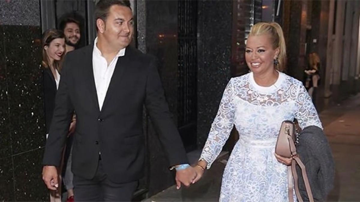 El vestido de novia de Belén Esteban al detalle y la boda con Miguel Marcos y su triste secreto