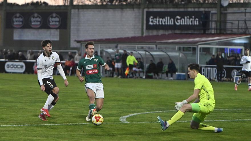 El Coruxo vuelve a tropezar