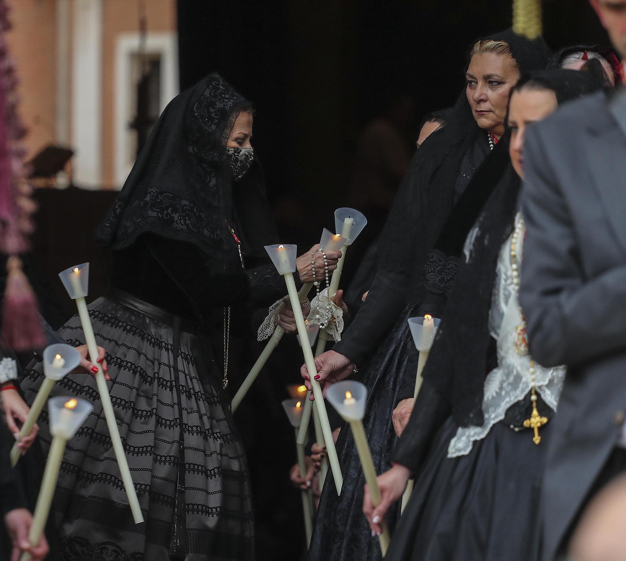 La Geperudeta recorre València en la procesión general