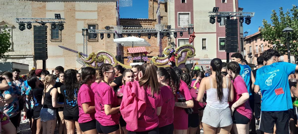 La concentración de peñas y la mojada dan inicio a las Fiestas de San Agutín en Toro La concentración de peñas y la mojada dan inicio a las Fiestas de San Agutín en Toro