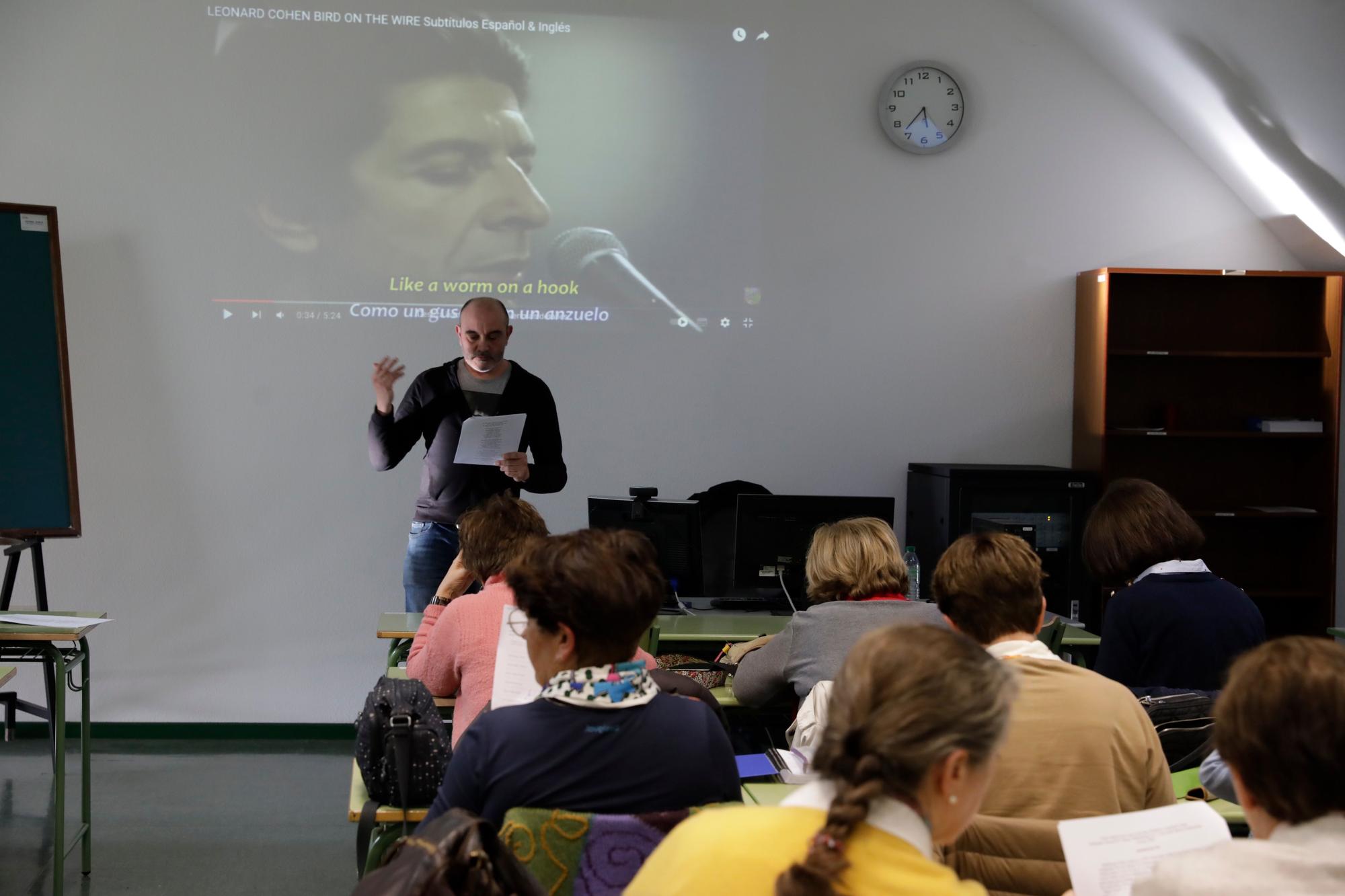 El nuevo curso de la UNED para aprender inglés con canciones, en imágenes