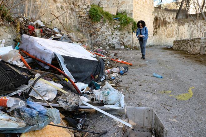 Alcoy retira 2500kg de basura en el Portal de Cocentaina