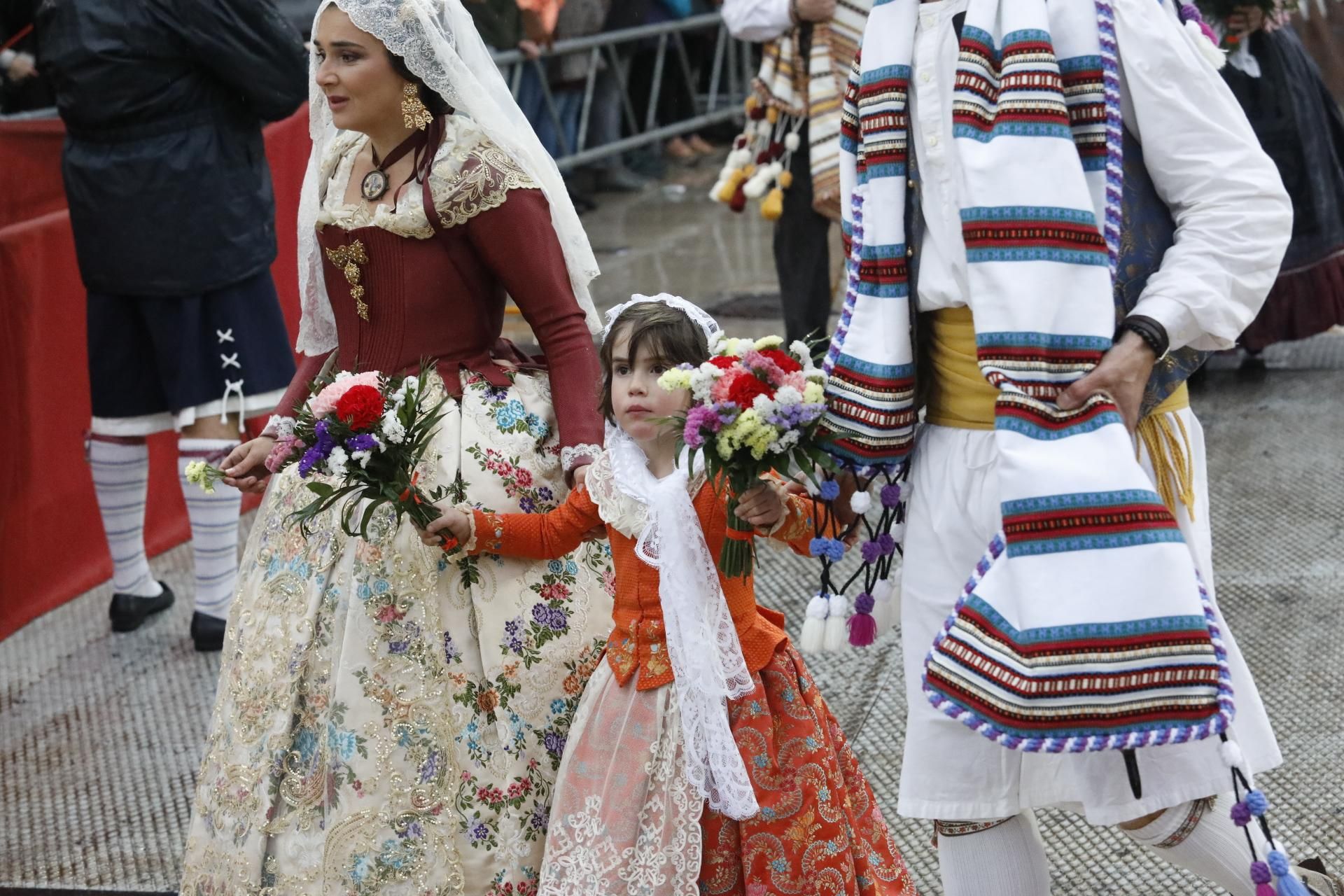 Búscate en el primer día de ofrenda por la calle Quart (entre las 18:00 a las 19:00 horas)