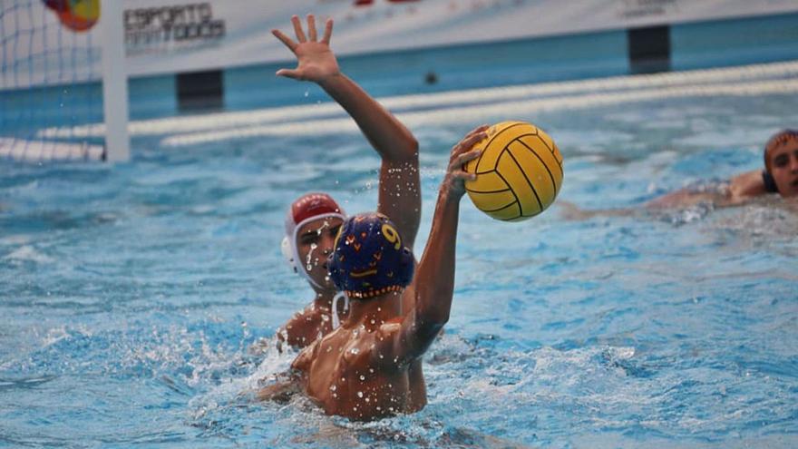 Saúl Granados, en un partido del Campeonato de Europa sub-15, en el que el malagueño ha sido protagonista de la medalla de plata