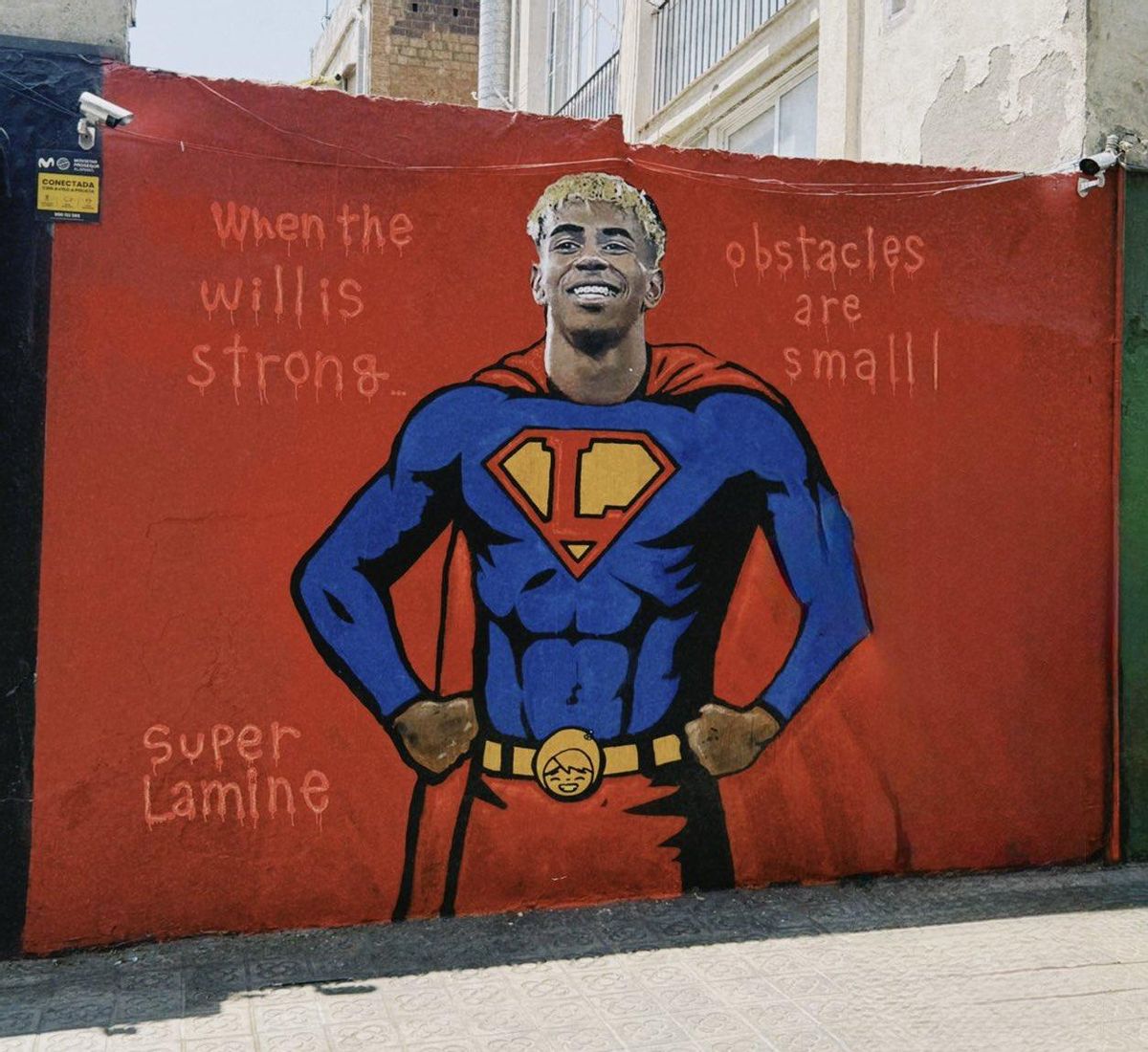 El mural de Lamine Yamal, del artista TV Boy, en el barrio de Gràcia