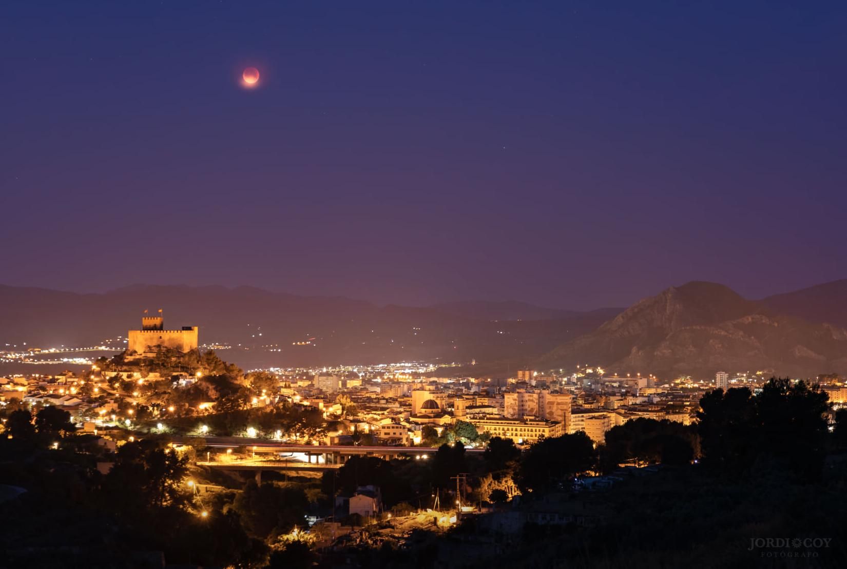 El eclipse Lunar desde el Valle de Elda.