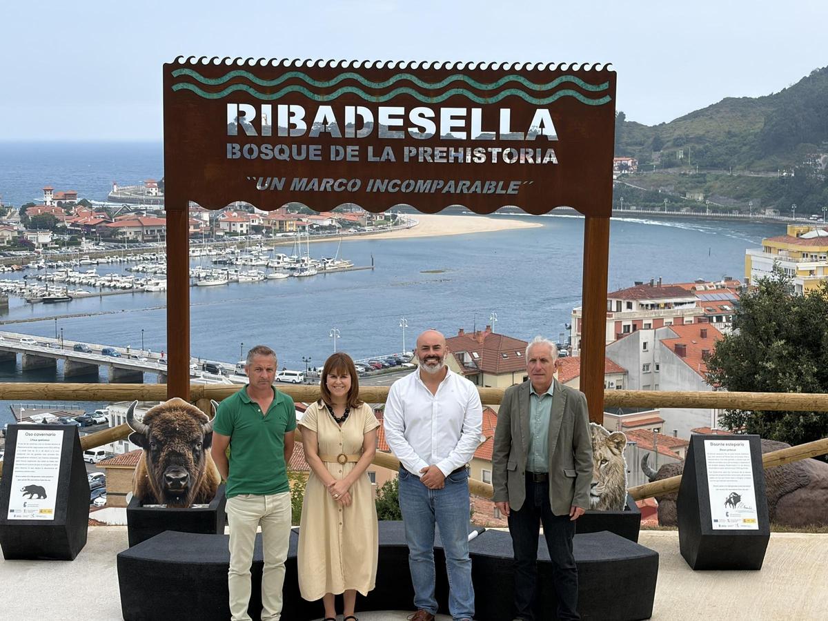 Ribadesella ya tiene su bosque de la Prehistoria Ribadesella ya tiene su bosque de la Prehistoria