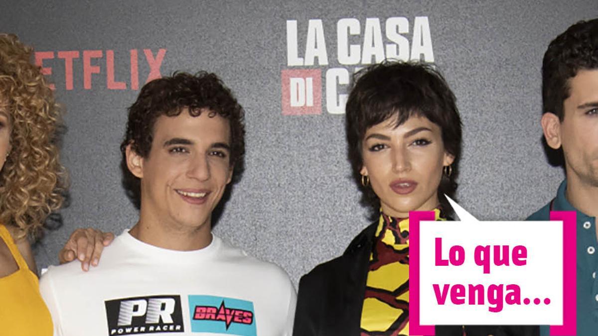 Miguel Herrán y Úrsula Corberó en el photocall de 'La casa de papel'