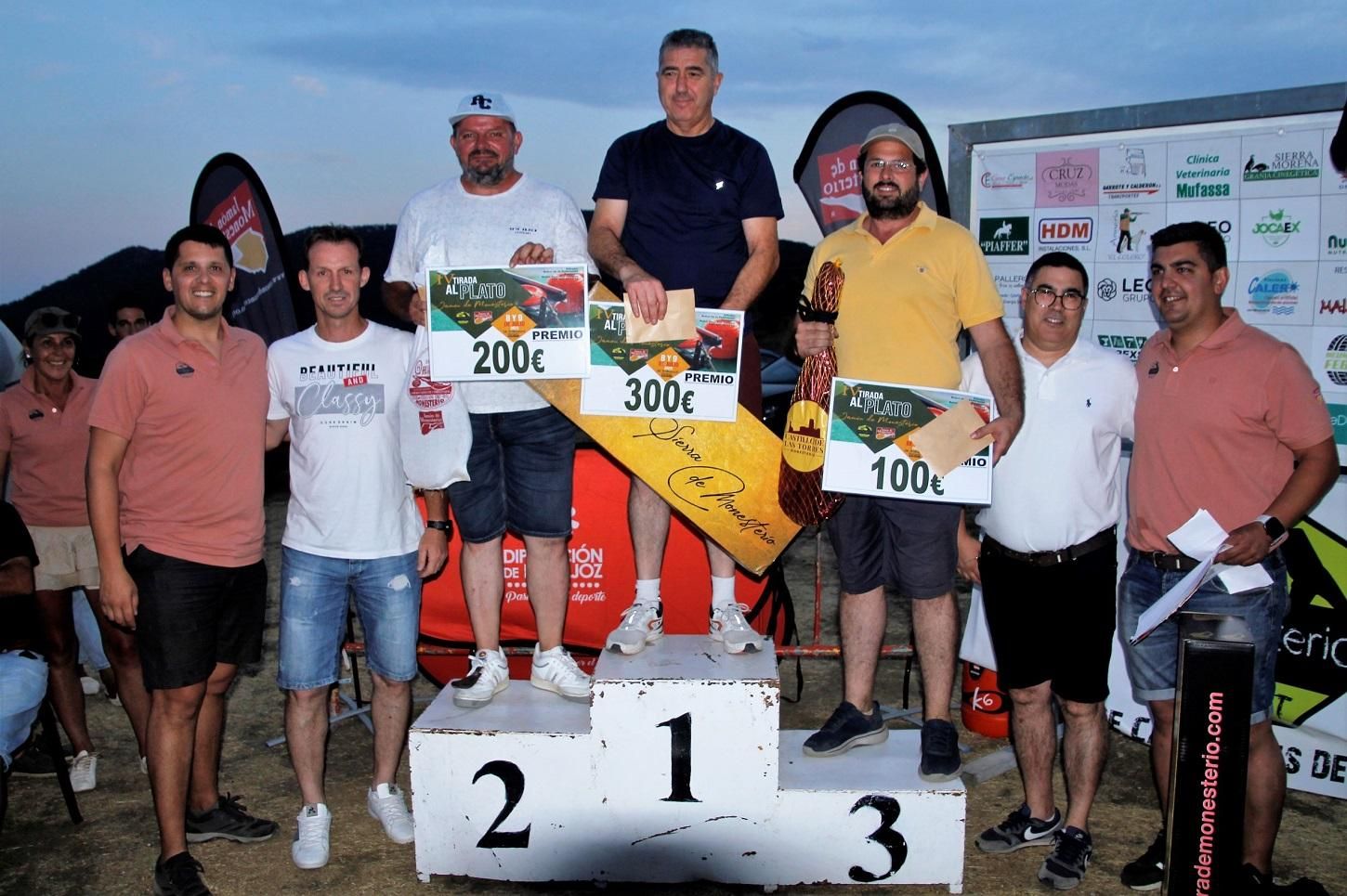 PODIO DE GANADORES.JPG