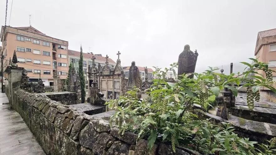 El cementerio de Os Eidos, el «más bonito de España», pierde su brillo