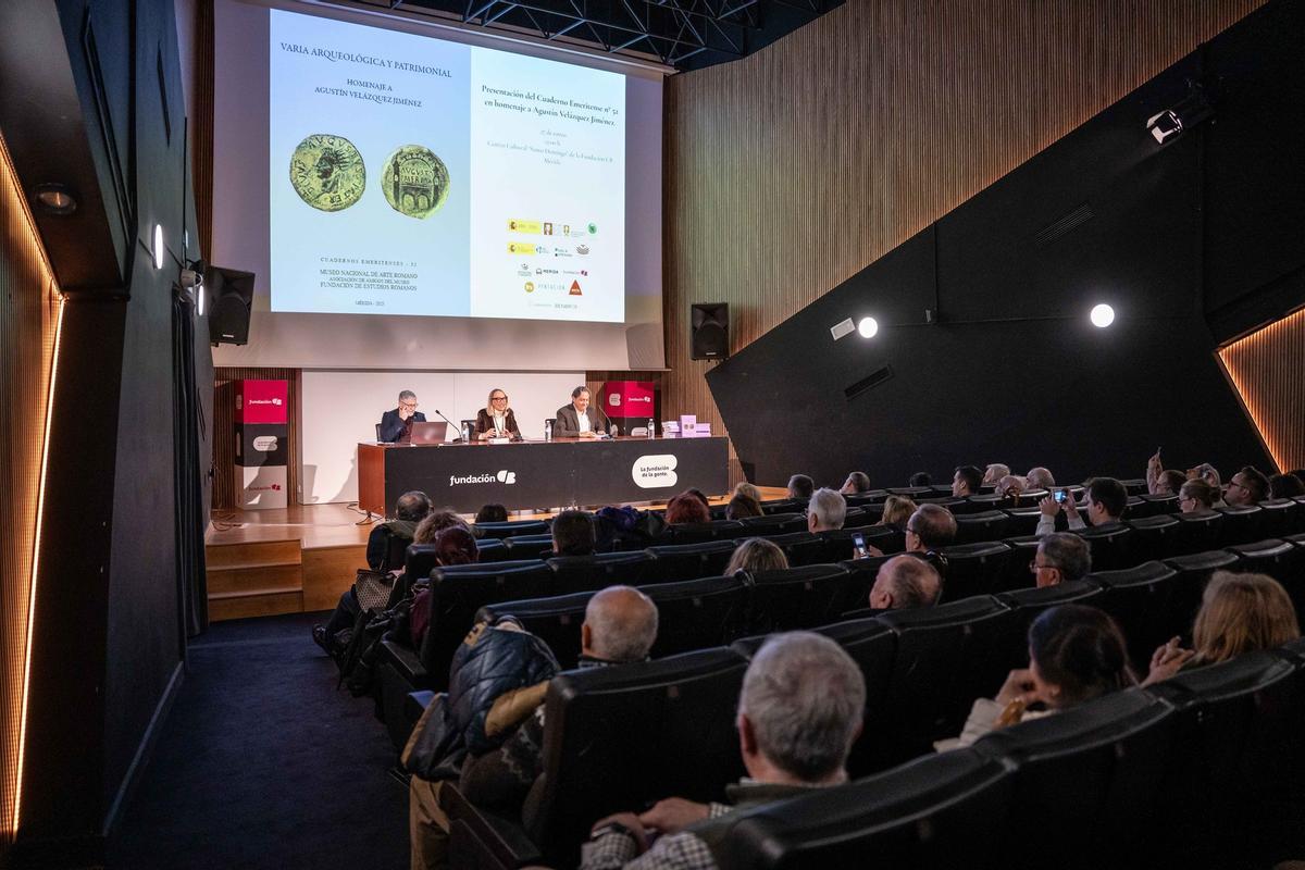 Emotivo homenaje a Agustín Velázquez.