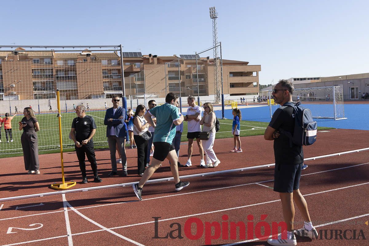 Abel Antón visitaba la Escuela Municipal de Atletismo de Caravaca