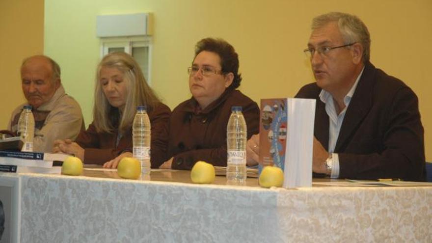 Adrián Palacios, María Elisa González, Ana Isabel Baena y Eutimio Contra.