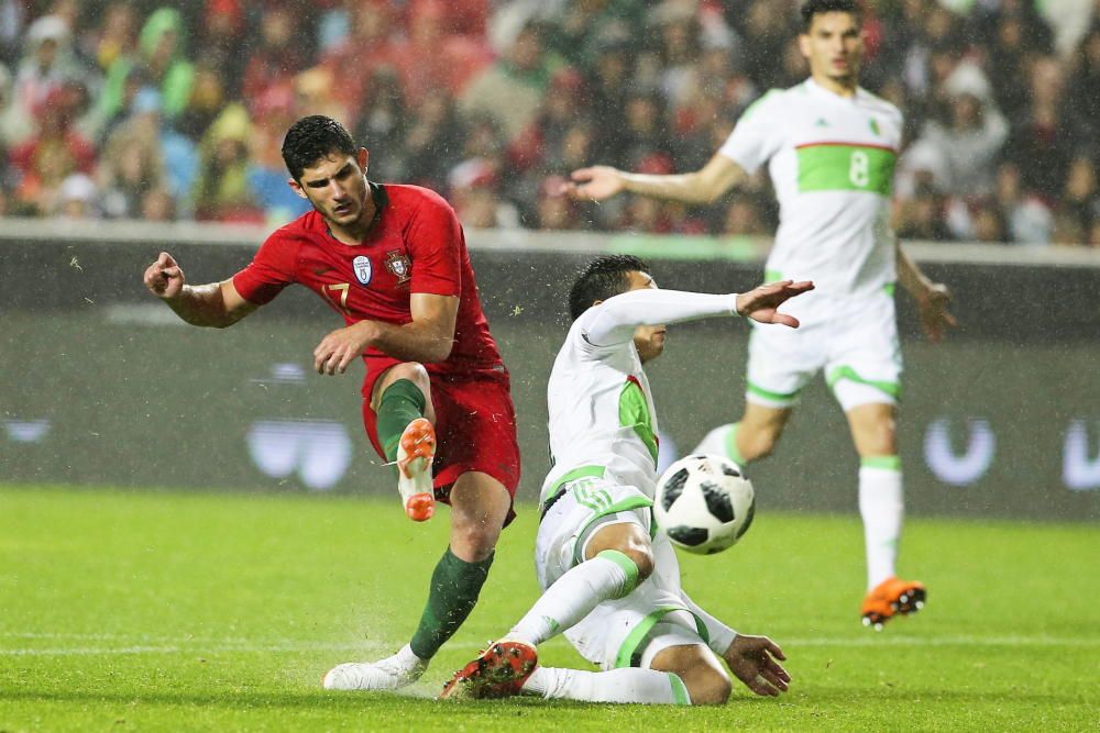 Guedes lidera a Portugal