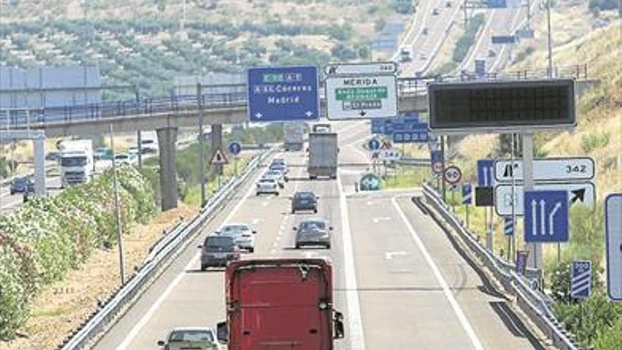 Fomento sigue sin resolver el contrato que permitirá reanudar la obra en el viaducto de la A-5