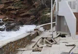 Litoral arreglará los socavones del paseo de El Portús en tres semanas