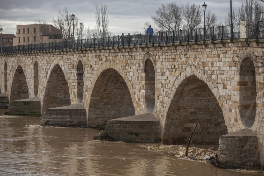 Crecida del río Duero por Zamora capital.
