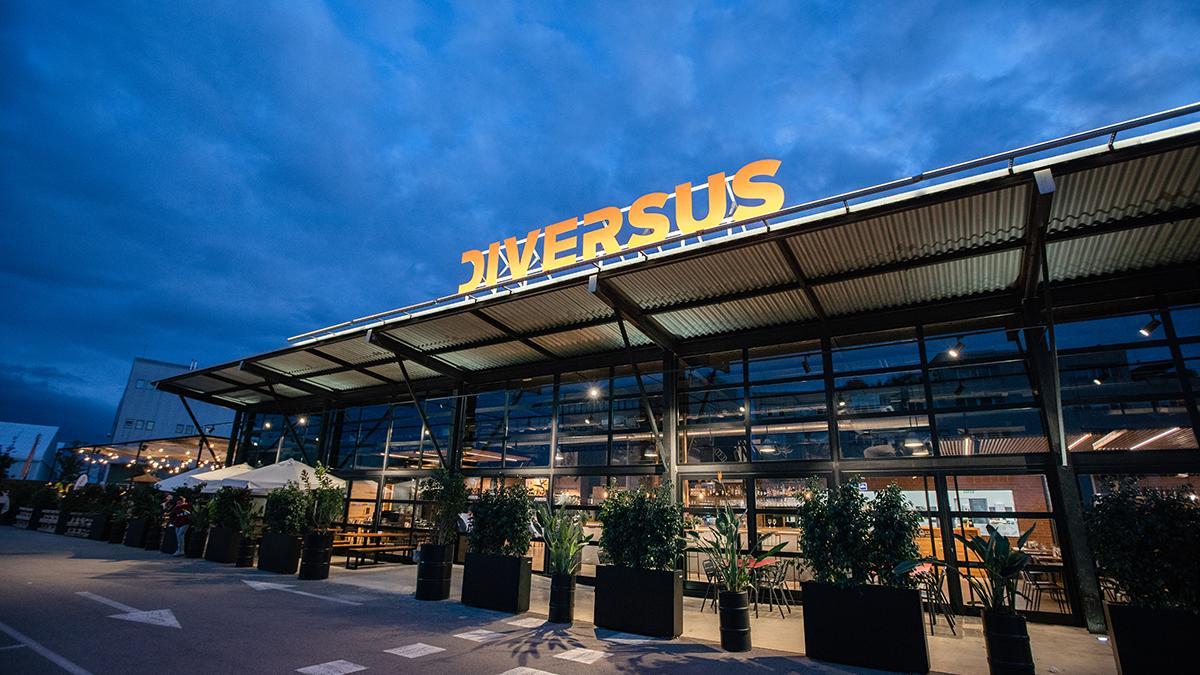 Salas y terrazas espaciosas y con carácter, en restaurantes con parking junto a Barcelona