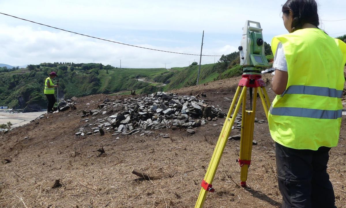 Los investigadores, durante la campaña de excavación del pasado verano, cuando la zona estuvo cerrada al público para facilitar los trabajos. | Incipit-CSIC