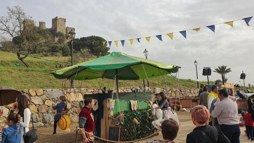 Desde el mercado podía verse la impresionante imagen del castillo.