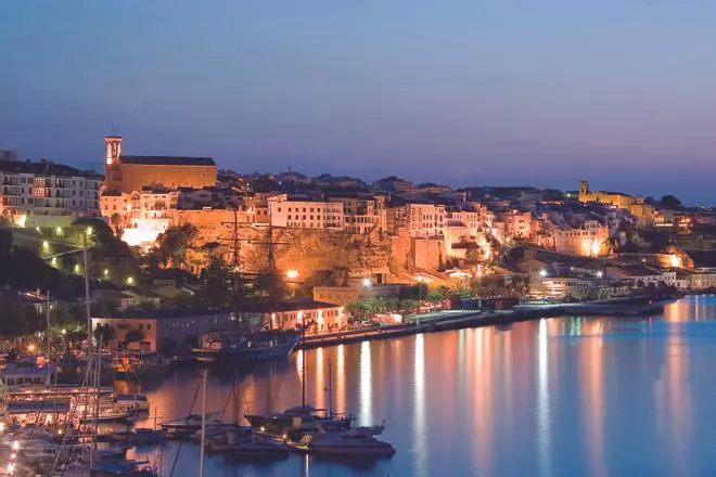 Vente a Menorca, la isla que brilla todo el año