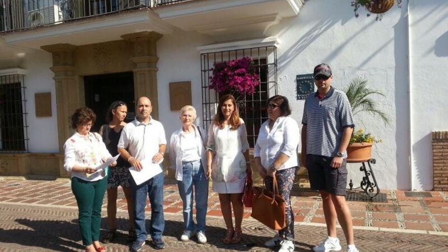 Representantes de varias entidades apoyaron a los miembros de la plataforma Marbella por sus Árboles.