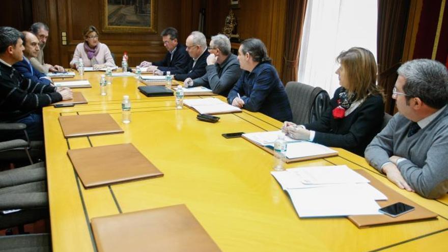 Mesa del diálogo social de la Diputación, que consensuó las políticas de empleo