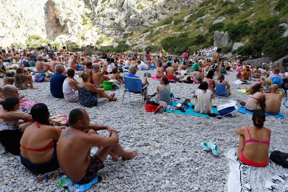 El concierto del Torrent de Pareis entusiasma a residentes y turistas