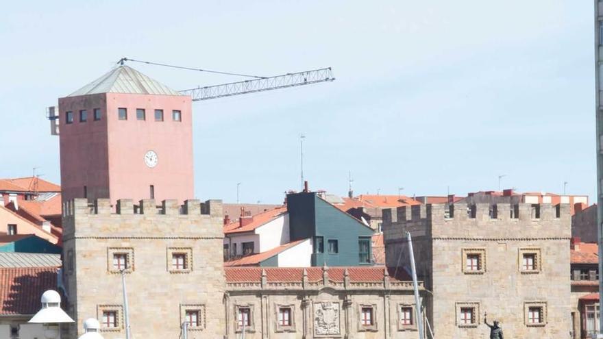 Paseantes por la ciudad.