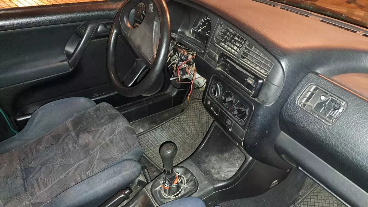 Segundo alunizaje frustrado en 24 horas en Las Palmas de Gran Canaria: roba un coche y lo estrella contra un bar de Las Canteras