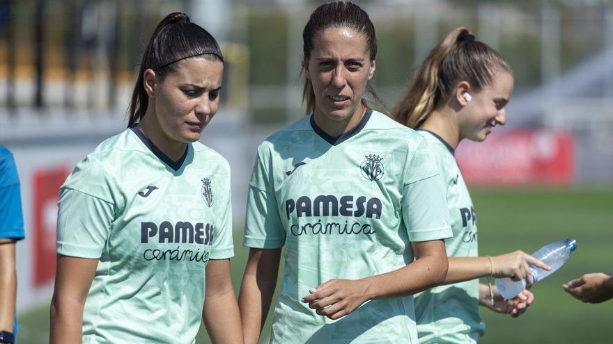 Las jugadoras del Villarreal femenino han empezado a entrenar en la Ciudad Deportiva Pamesa.