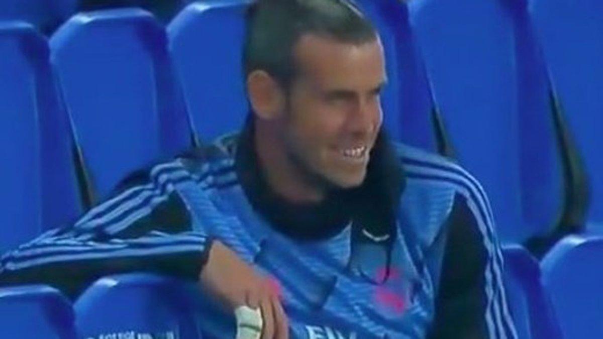 Gareth Bale, sonriente en la grada