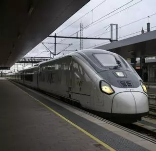 VÍDEO | Renfe inaugura un cambio de ciclo con el estreno del tren Avril este martes en Zamora