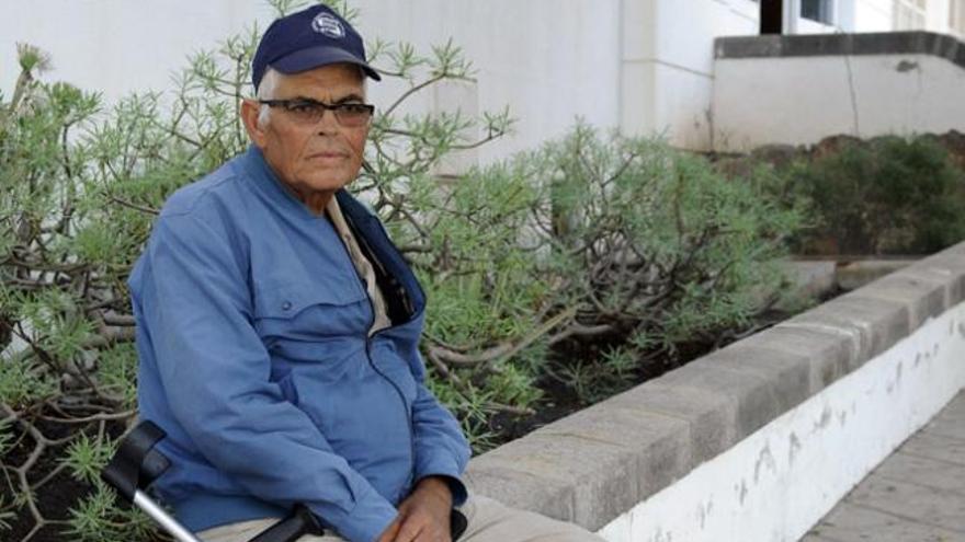 Manuel Pérez, ayer, en el barrio de Titerroy, en Arrecife. | adriel perdomo