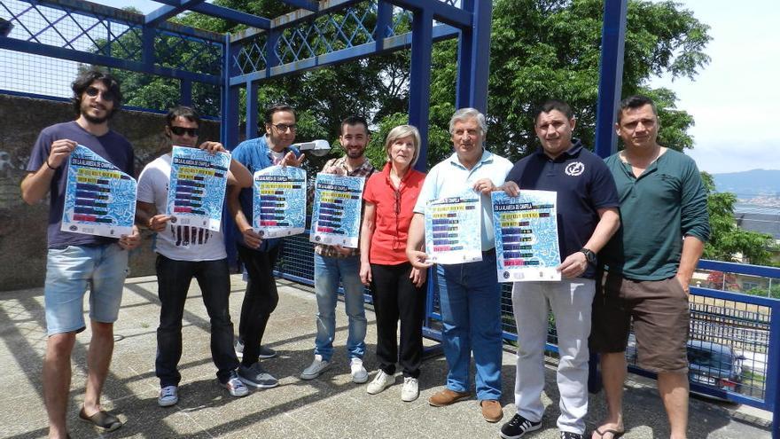 Presentación del programa de conciertos, en la Alameda de Chapela. / FdV