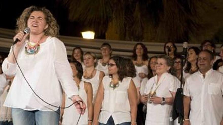 Els Esclat Gospel Singers van presentar un repertori que homenatja Kirk Franklin.