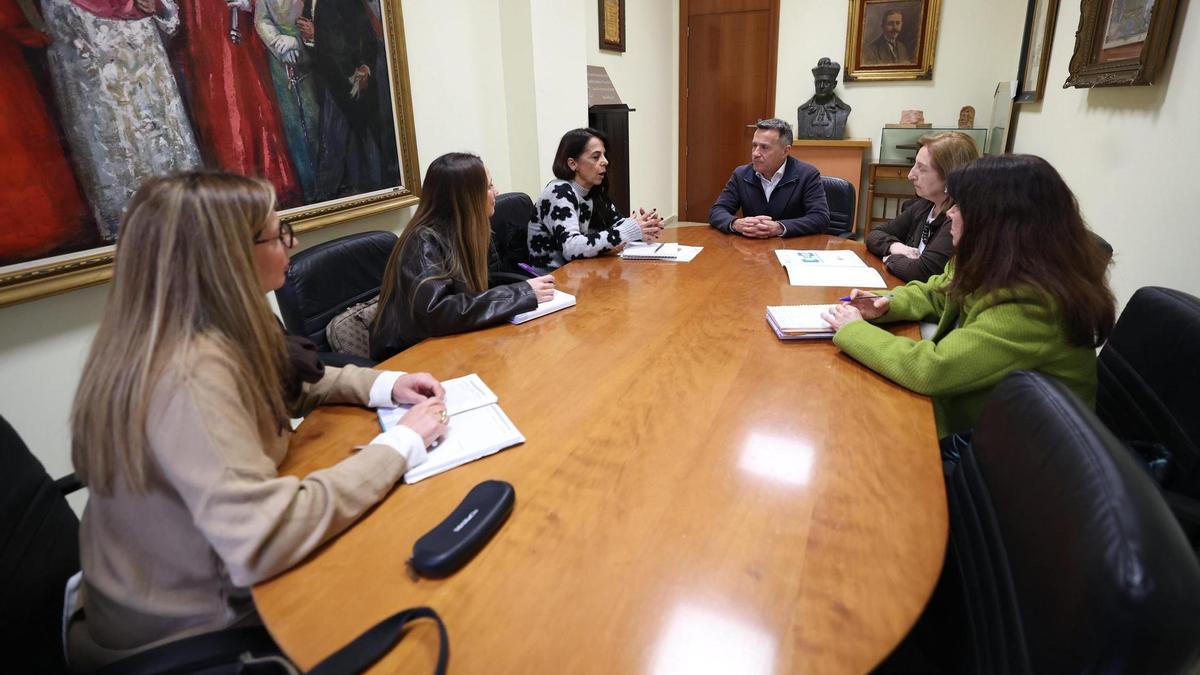 El Pacte Ceràmic refuerza su presencia en Burriana con 79 empresas contactadas desde 2025