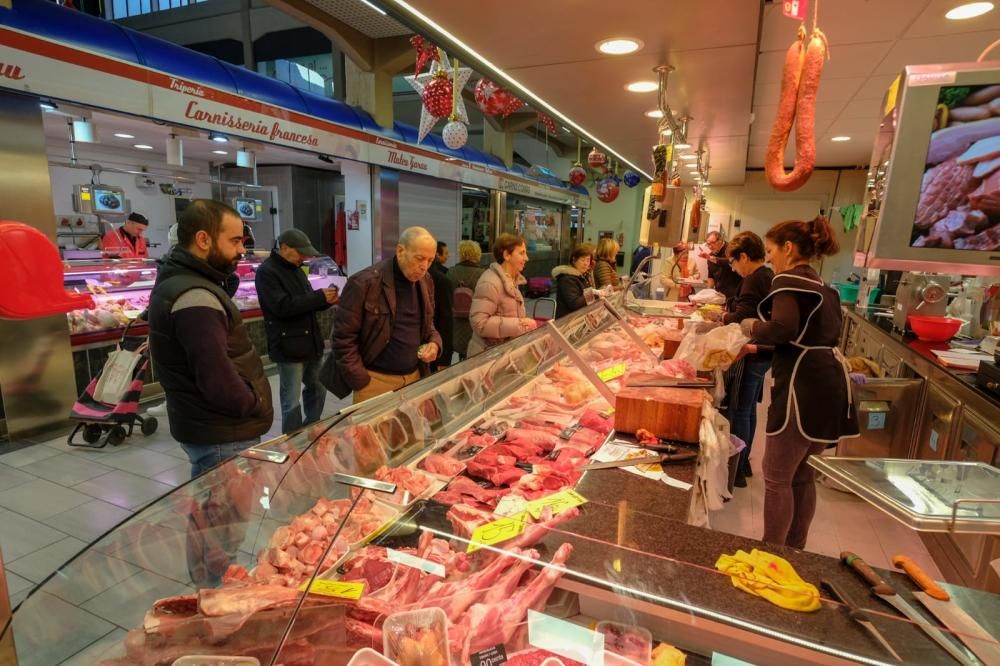 Víspera de Navidad en el mercado del Olivar